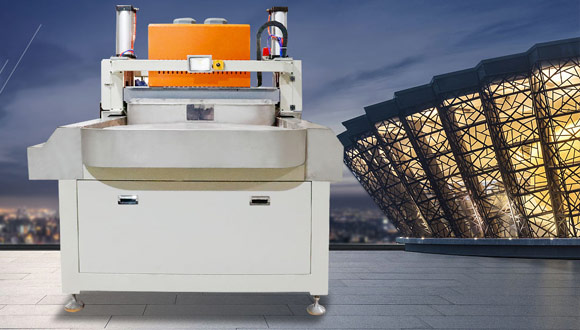 全自動玻璃切割機(jī)的操作注意事項(xiàng)你了解了嗎? 全自動玻璃切割機(jī)的操作注意事項(xiàng)你了解了嗎?